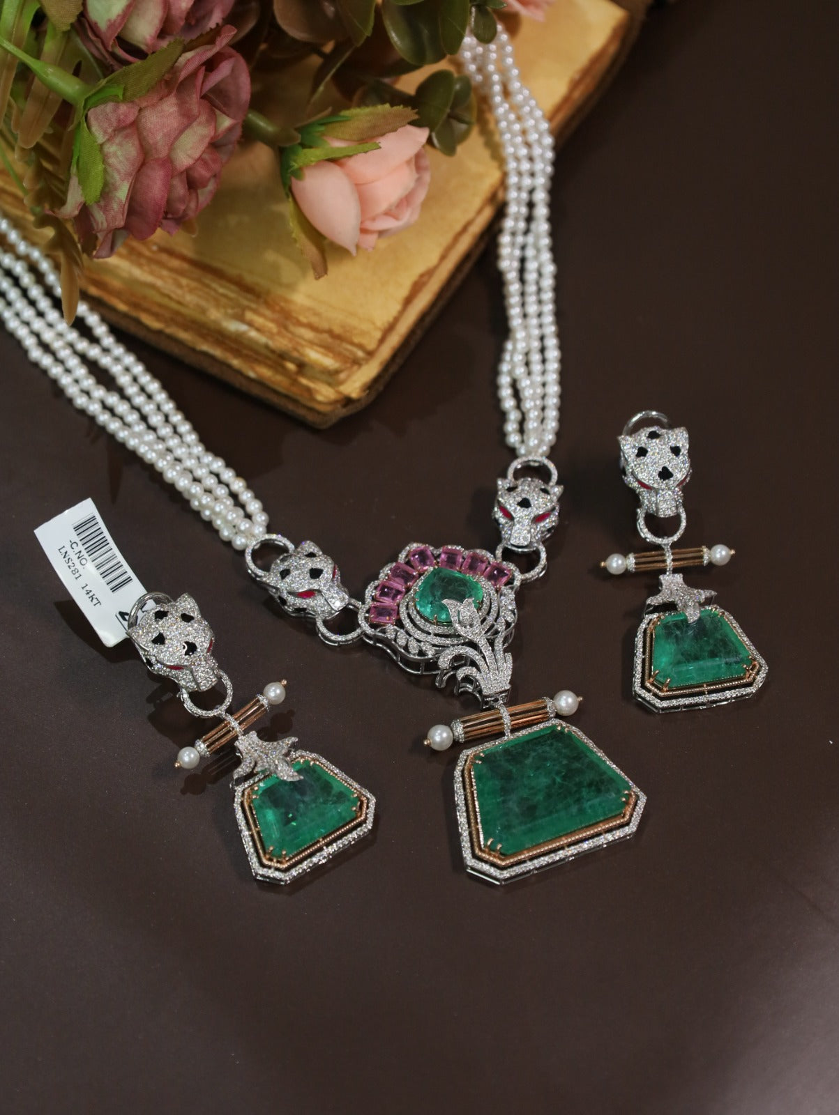 Emerald Panther Heritage Natural Diamond Necklace Set