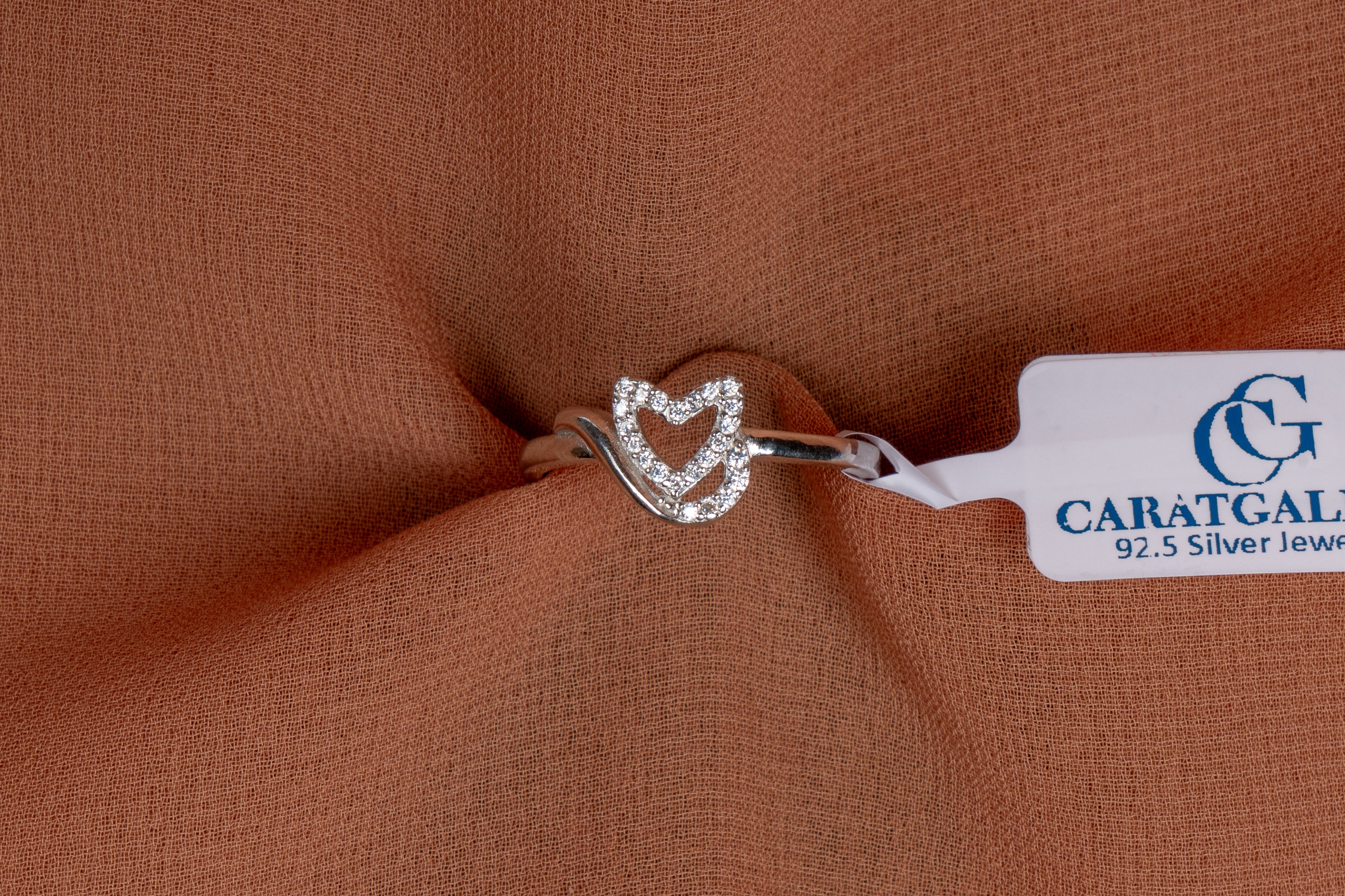 Amorette Heart Outline Ring