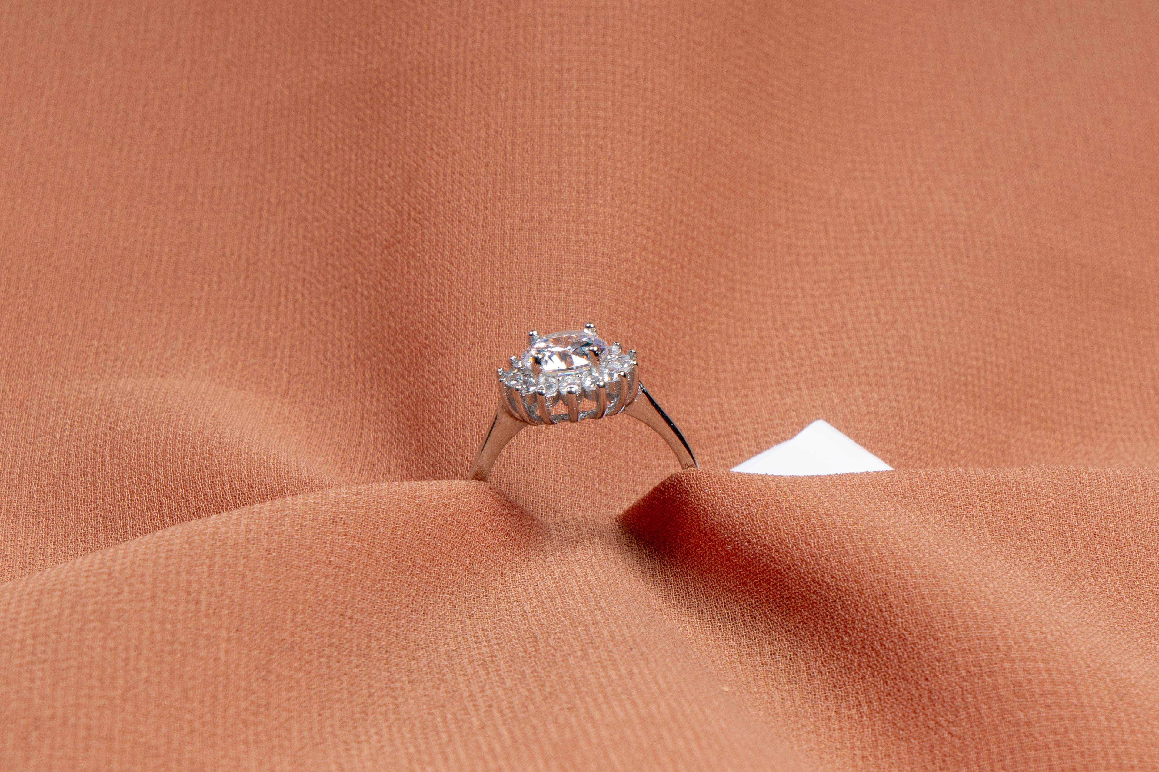 Floressa Round Halo Ring