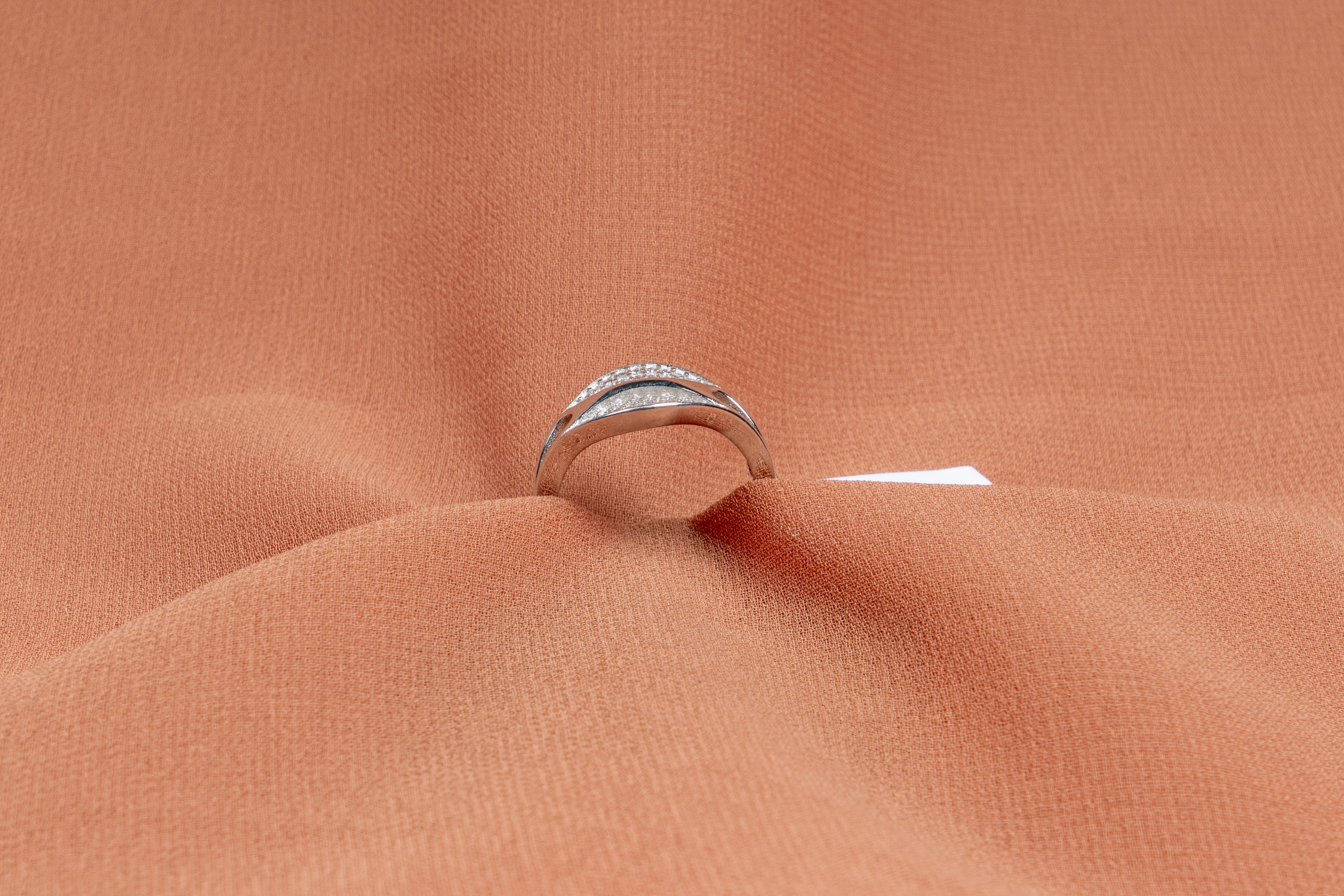 Lumiera Pave Leaf Ring