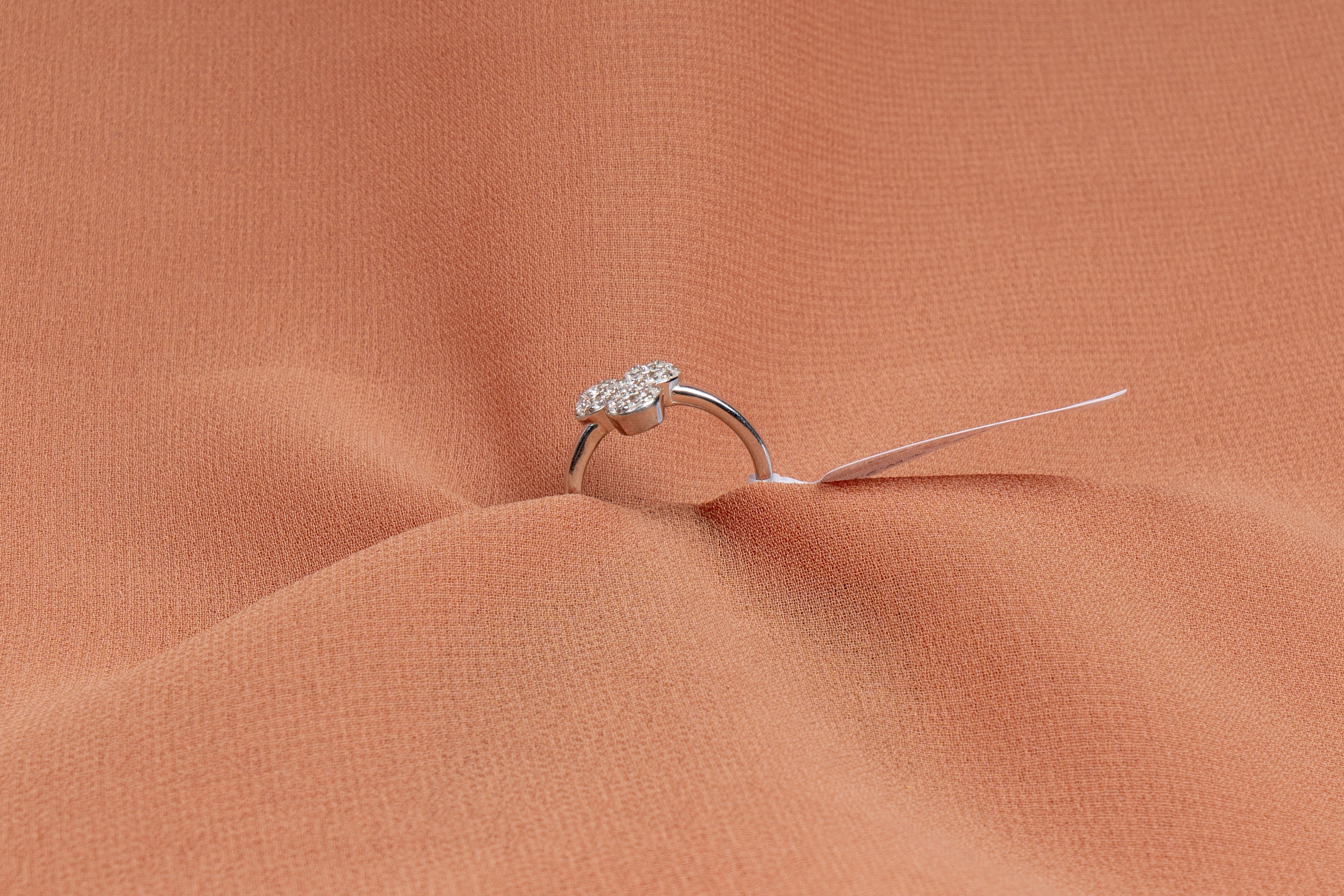 Trivelle Clover Spark Ring