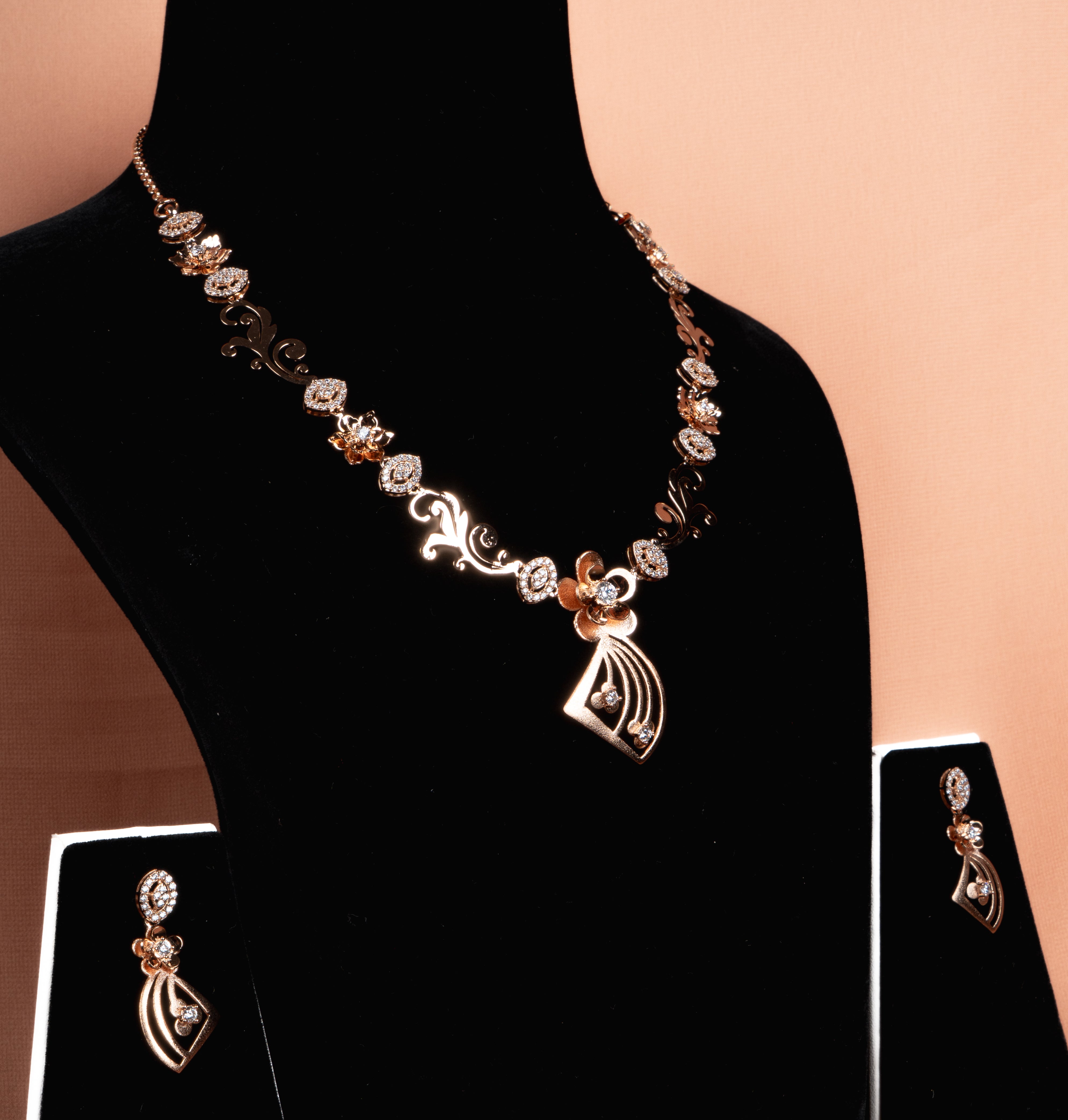 Elaris Floral Necklace and Earrings Set