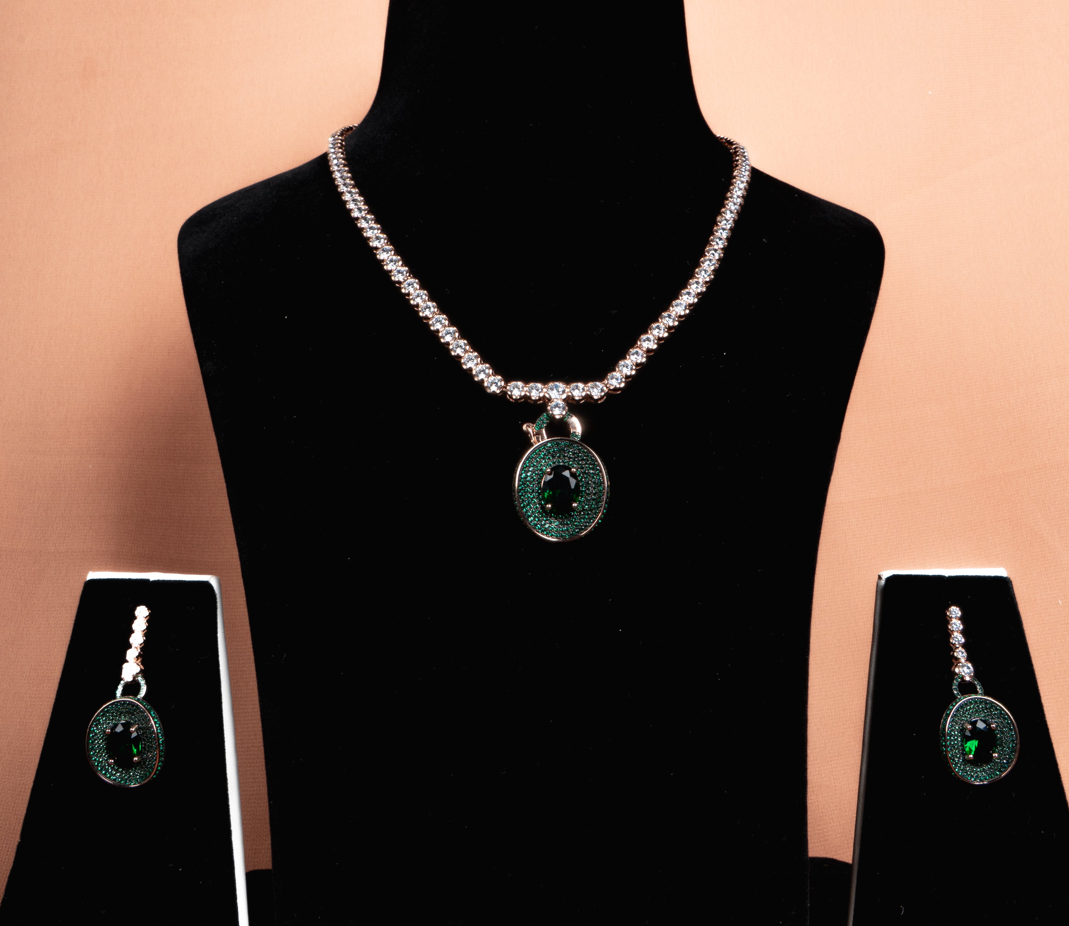 Orvessa Emerald Necklace and Earrings Set