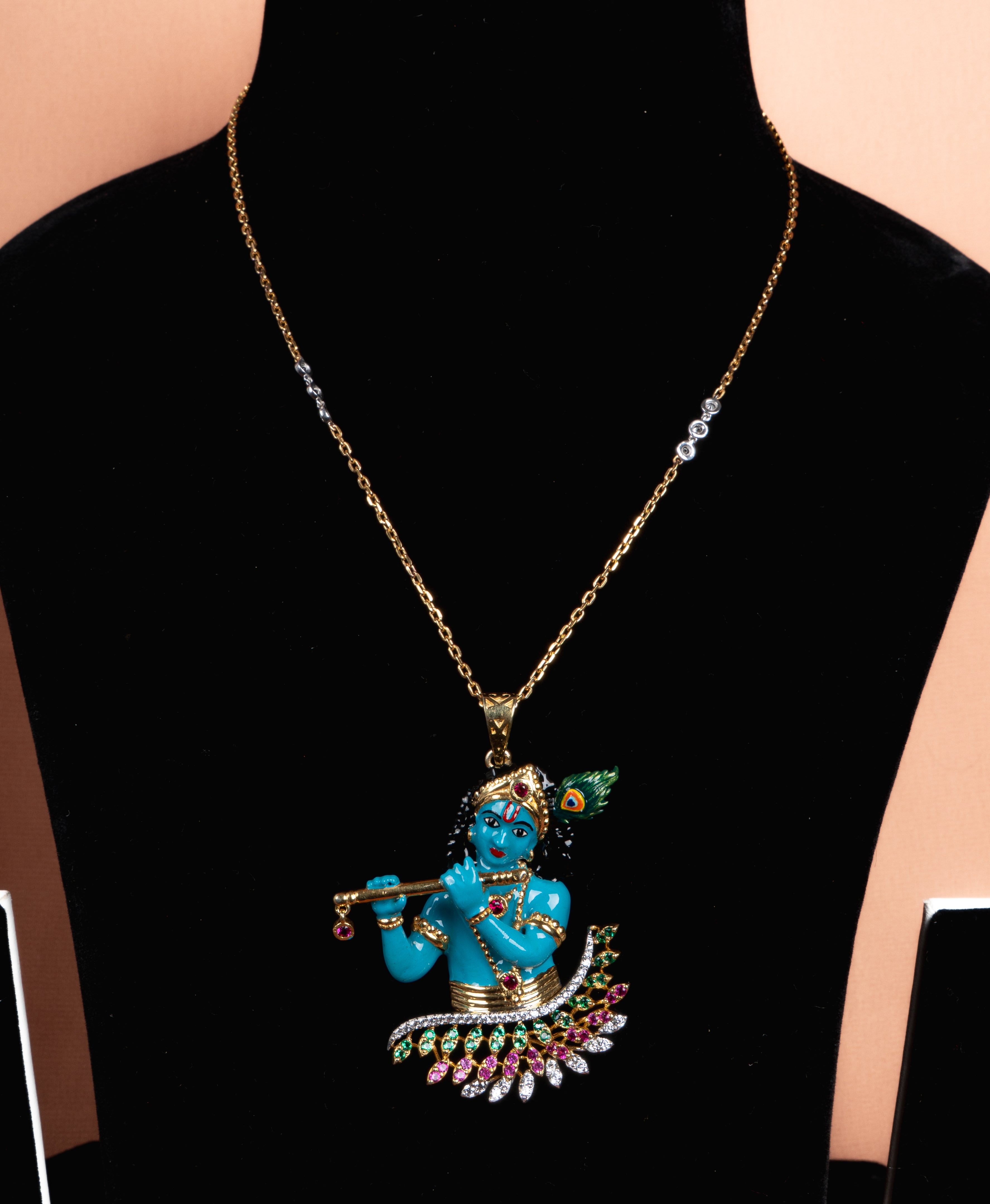 Aurevon Artisan Pendant Chain