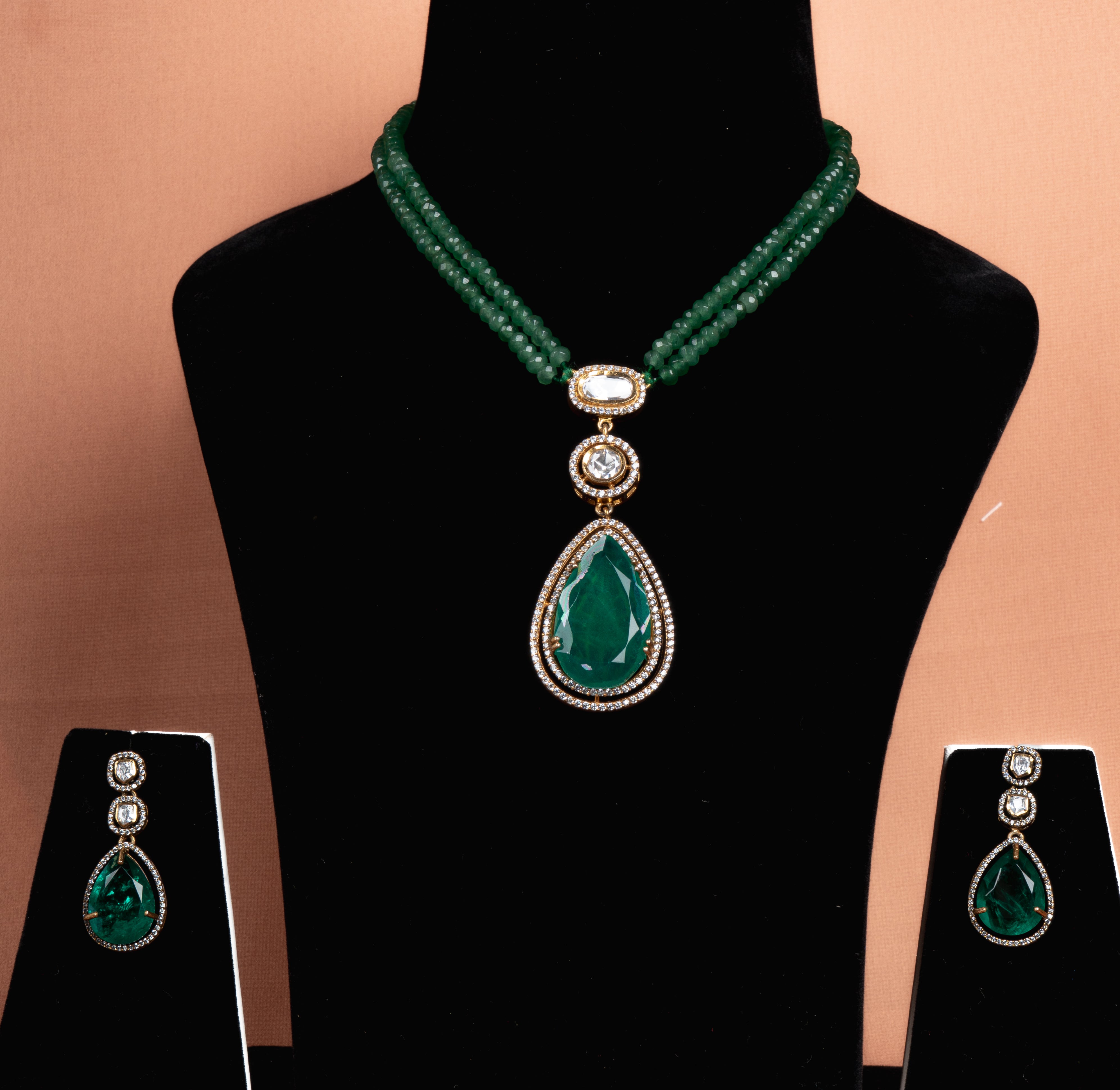 Cavelle Emerald Beaded Necklace and Earrings Set