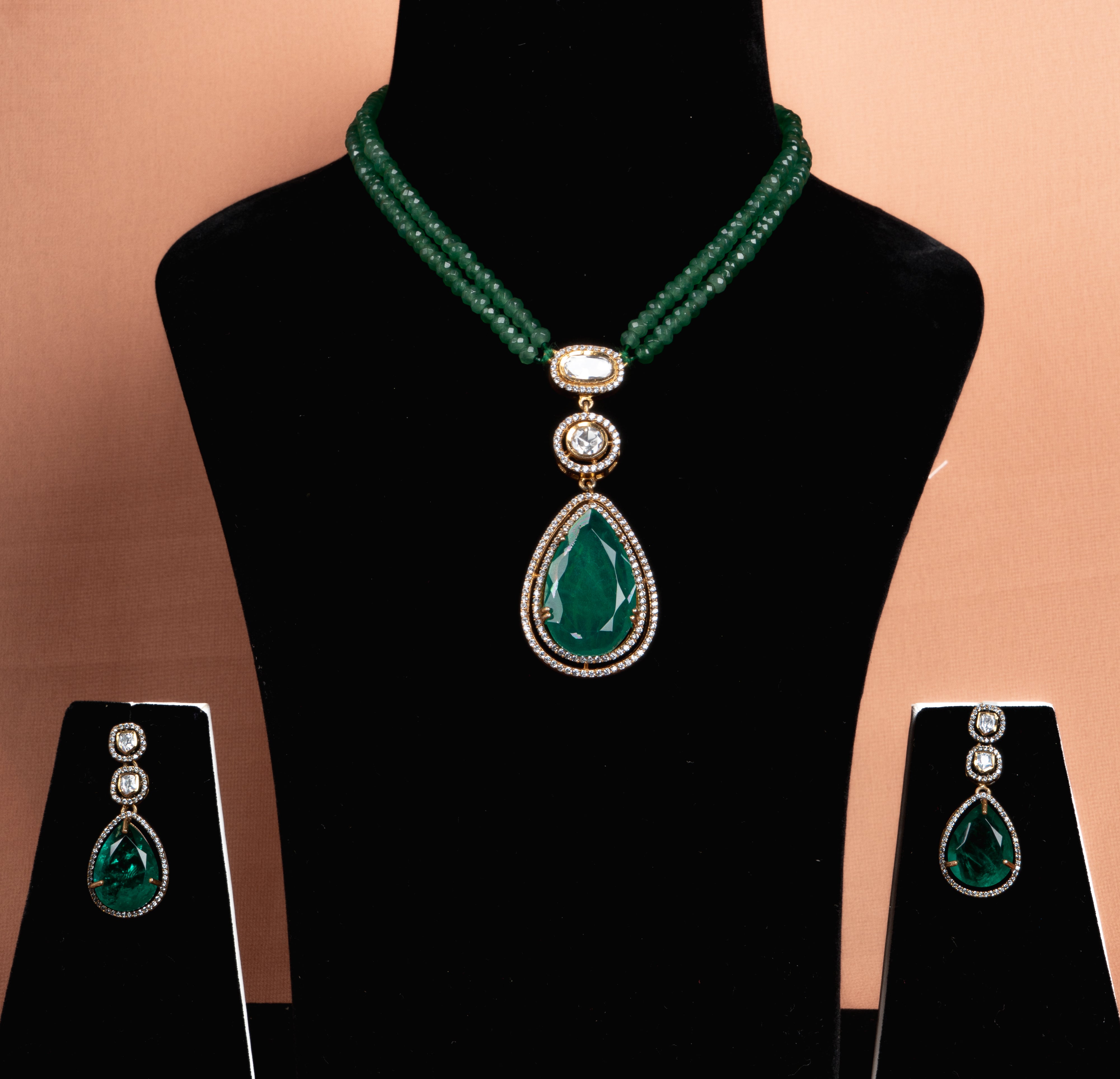 Cavelle Emerald Beaded Necklace and Earrings Set