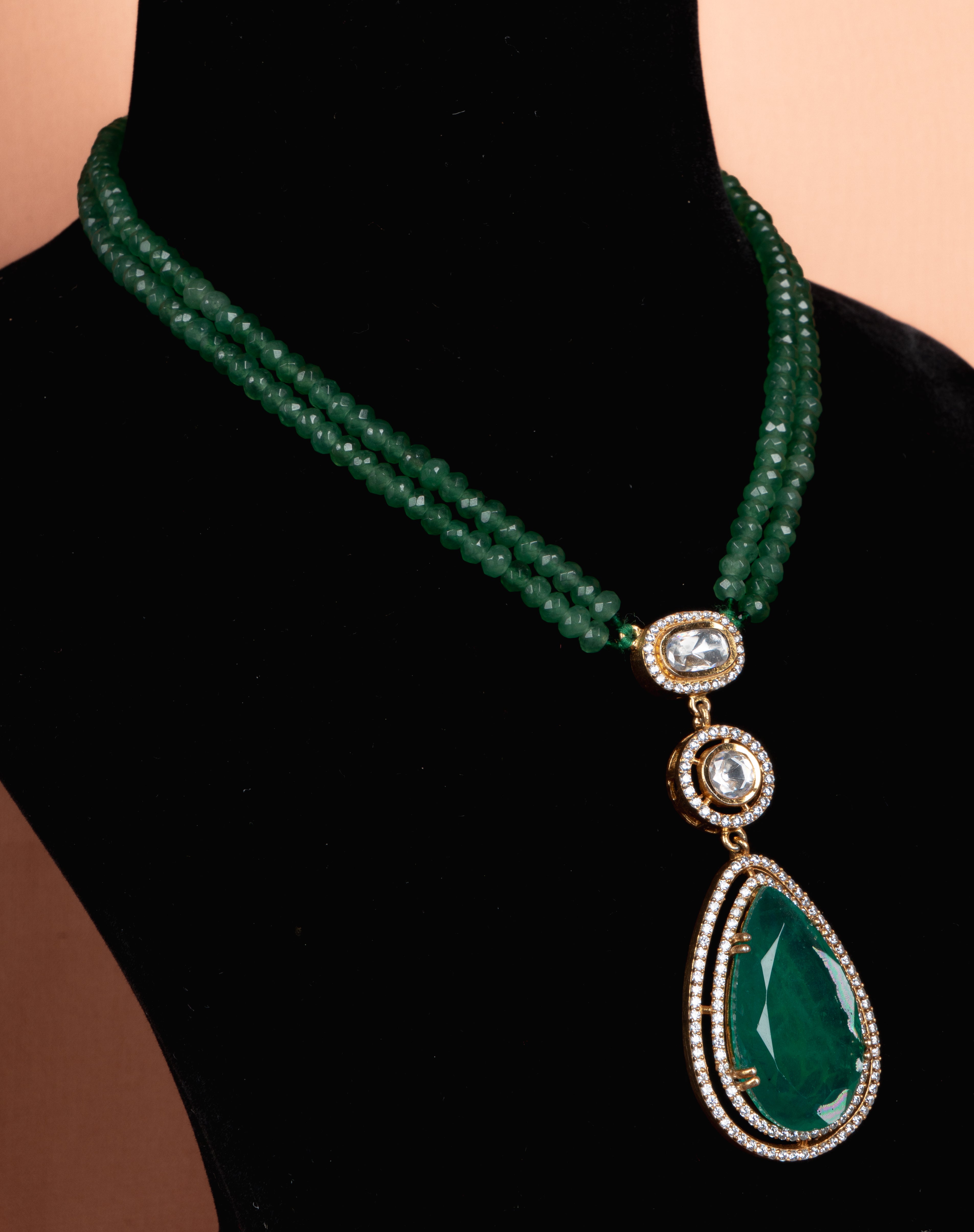 Cavelle Emerald Beaded Necklace and Earrings Set