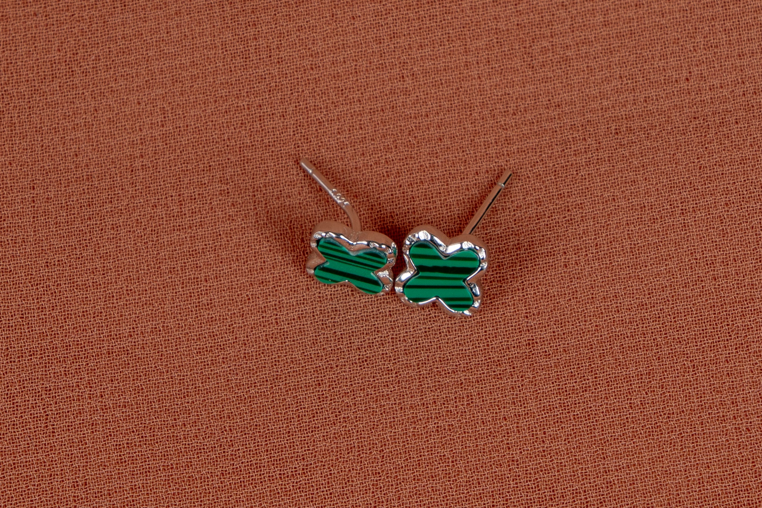 Verdessa Clover Necklace and Stud Earrings Set