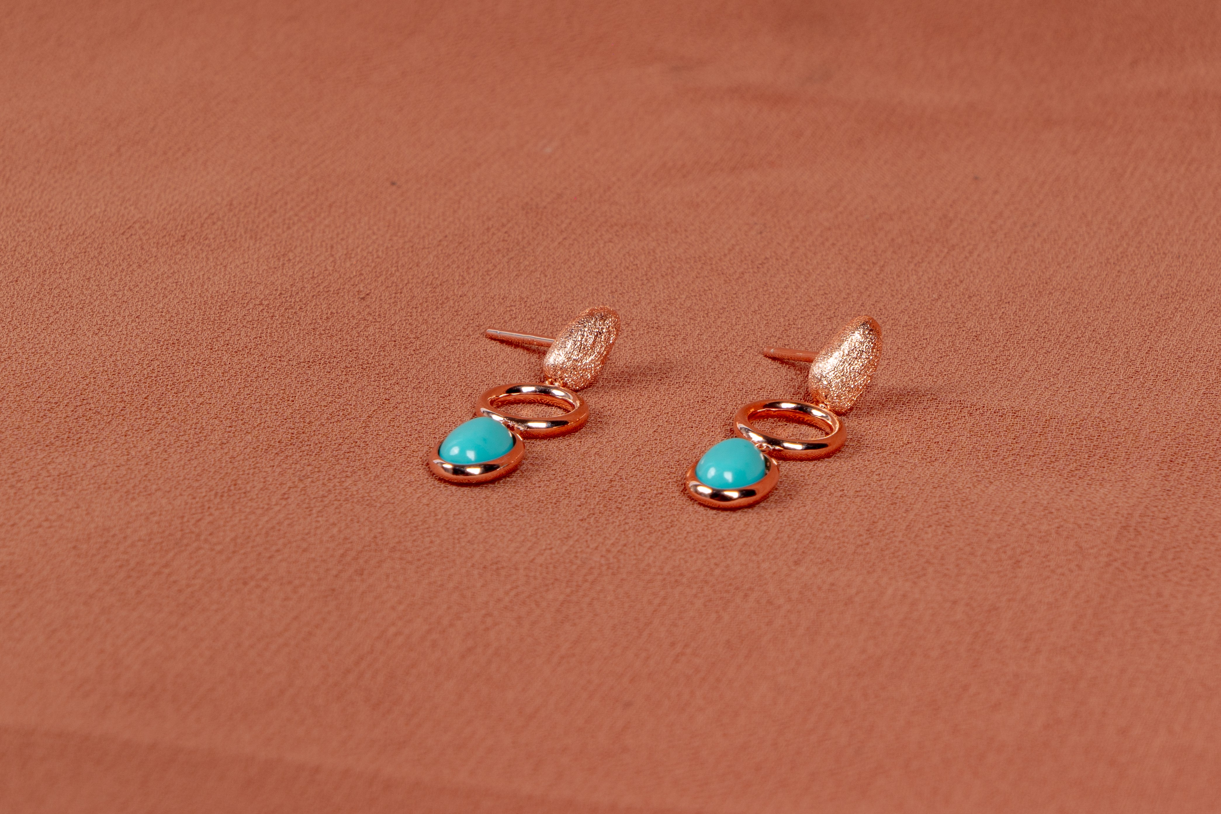 Virelia Modern Necklace and Drop Earrings Set