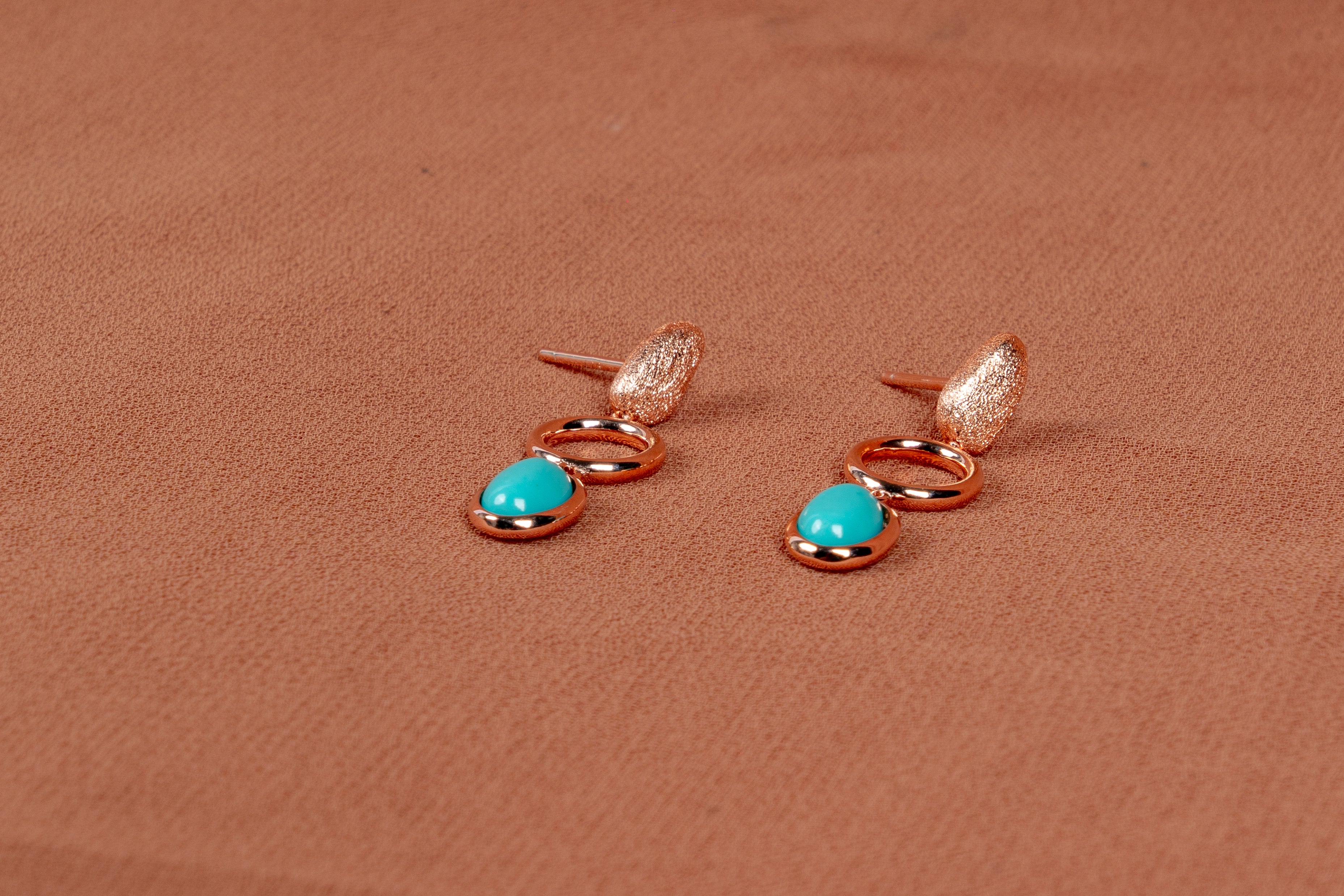 Virelia Modern Necklace and Drop Earrings Set