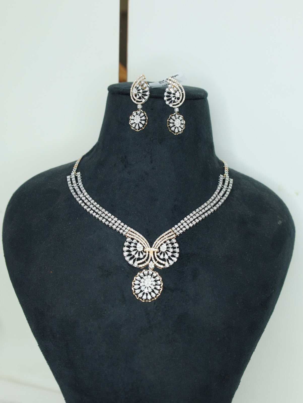 Radiant Floral Natural Diamond Necklace Set