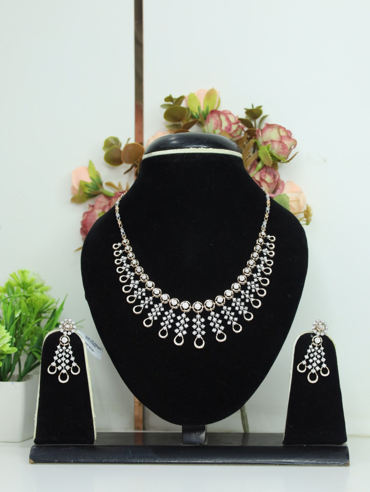 Elegant Natural Diamond Necklace Set