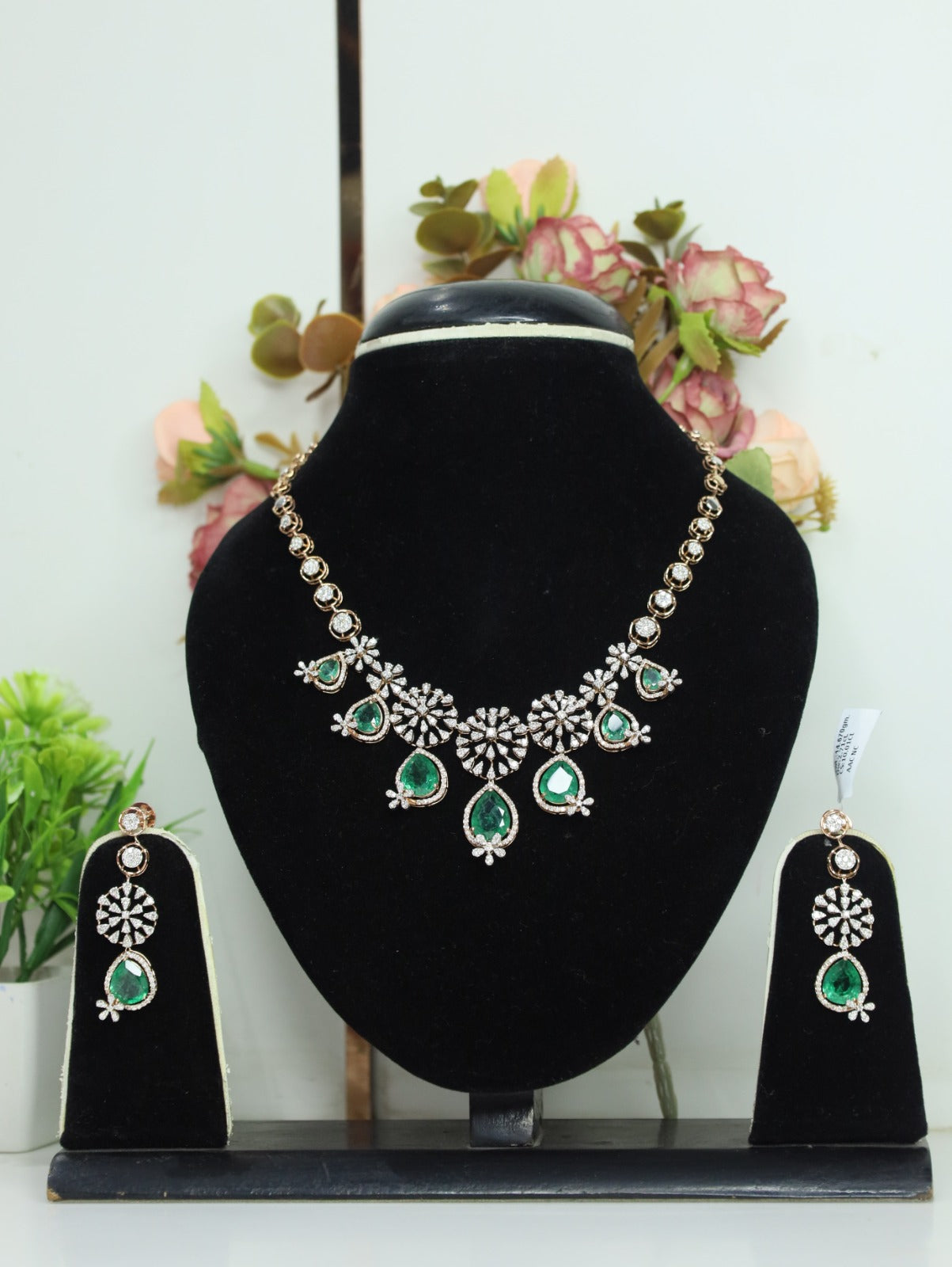 Royal Emerald Natural Diamond Necklace Set