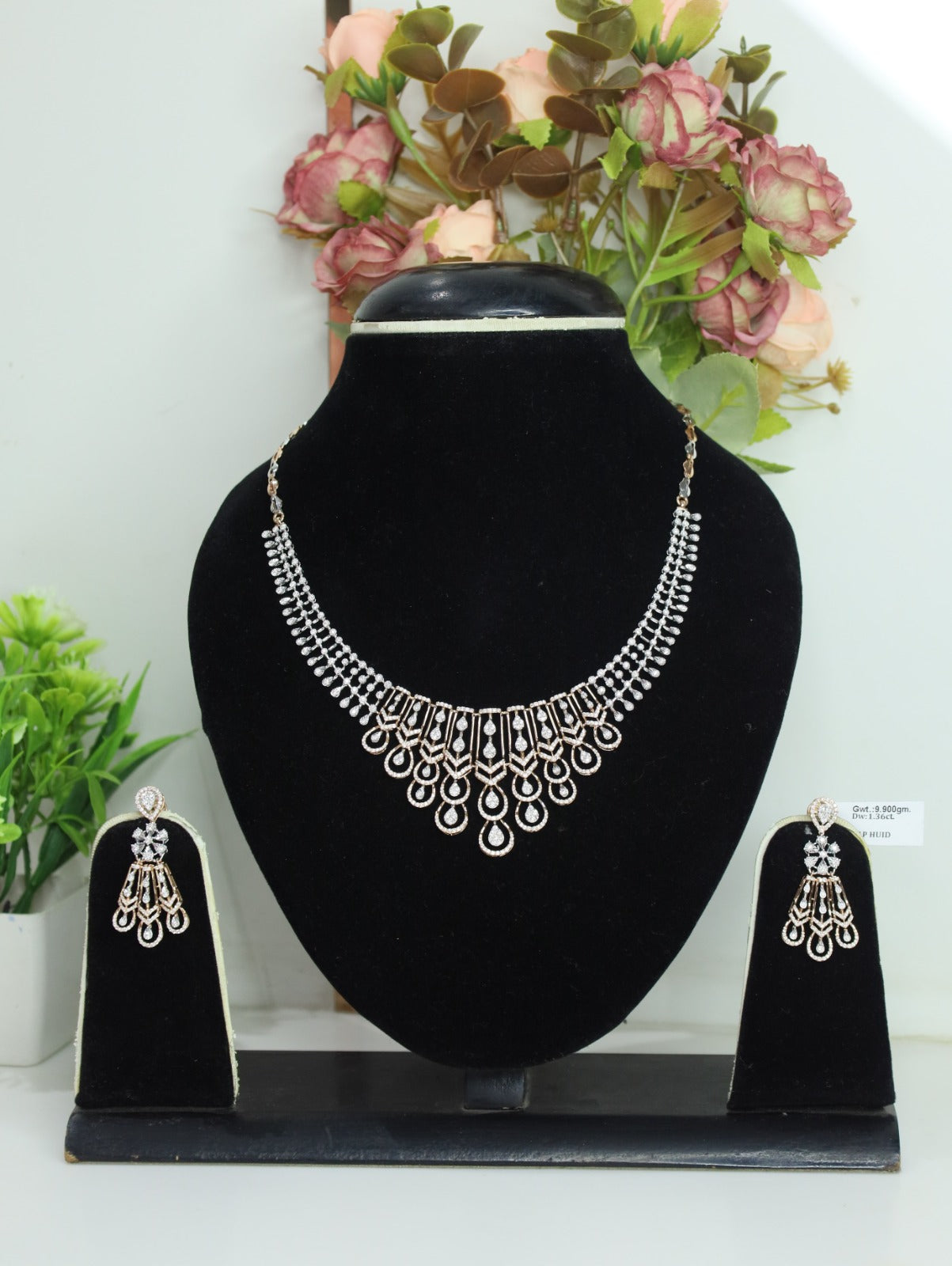 Regal Natural Diamond Necklace Set