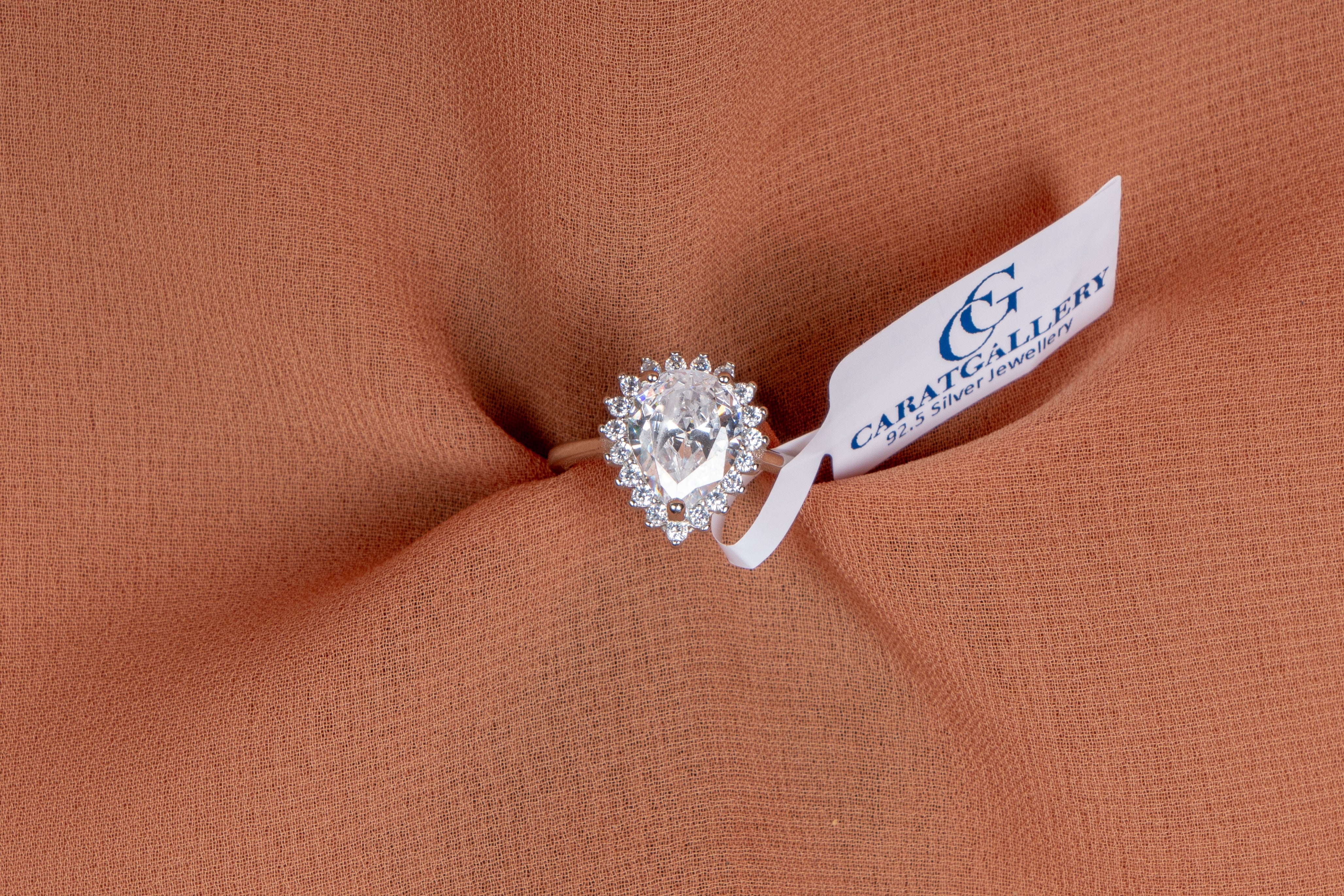 Perline Pear Halo Ring
