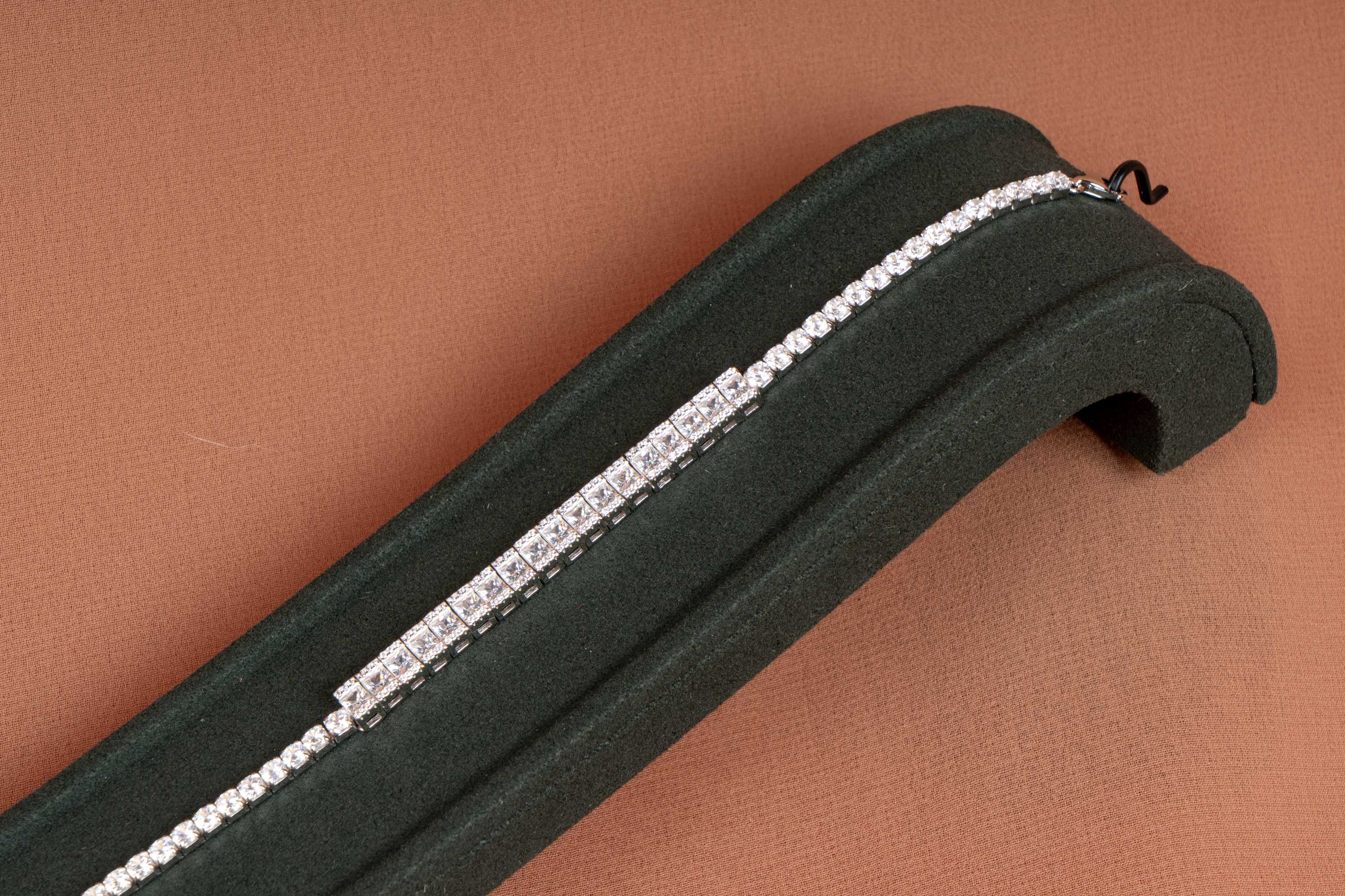 Celestia Linear Crystal Bracelet