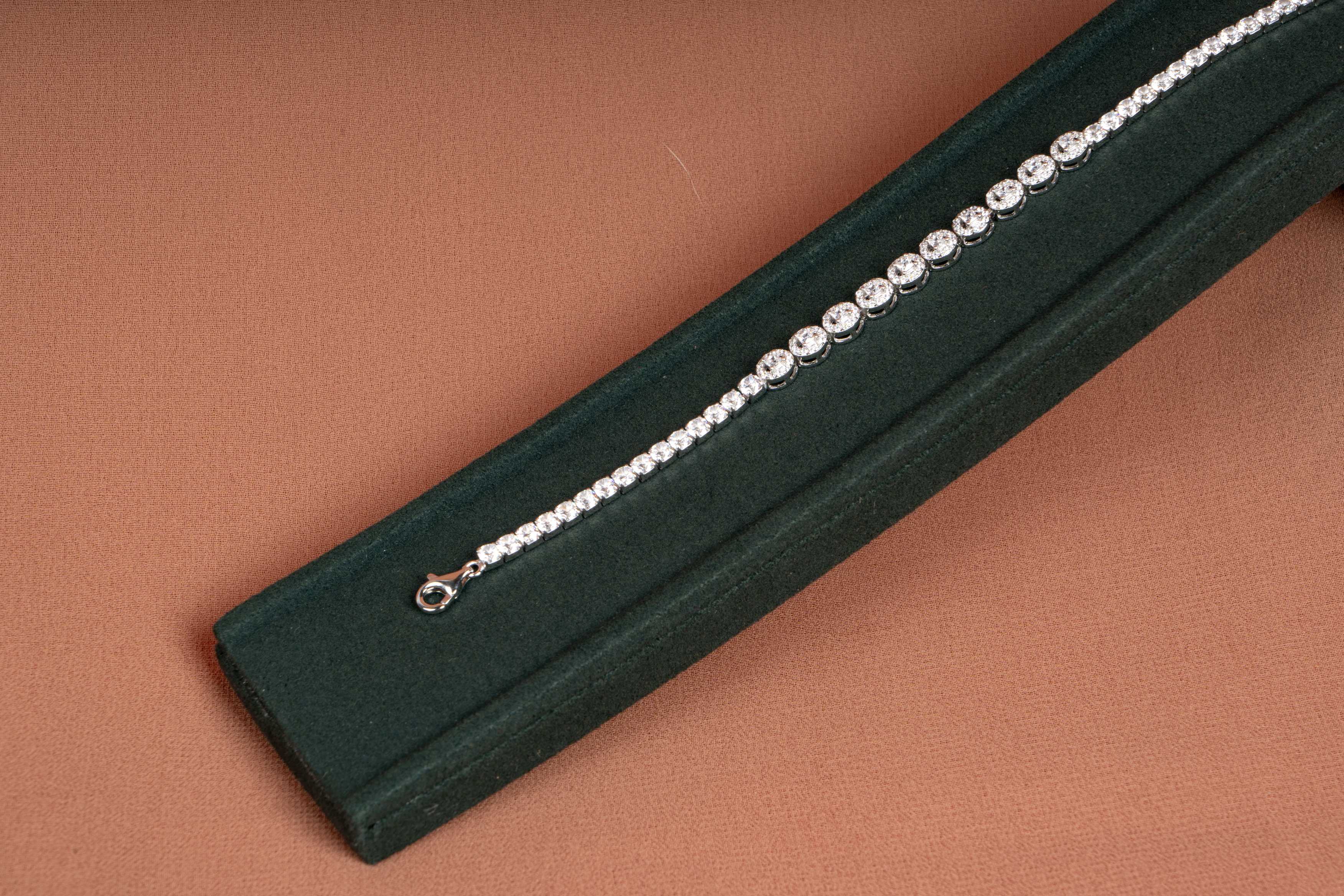 Lunara Halo Crystal Bracelet
