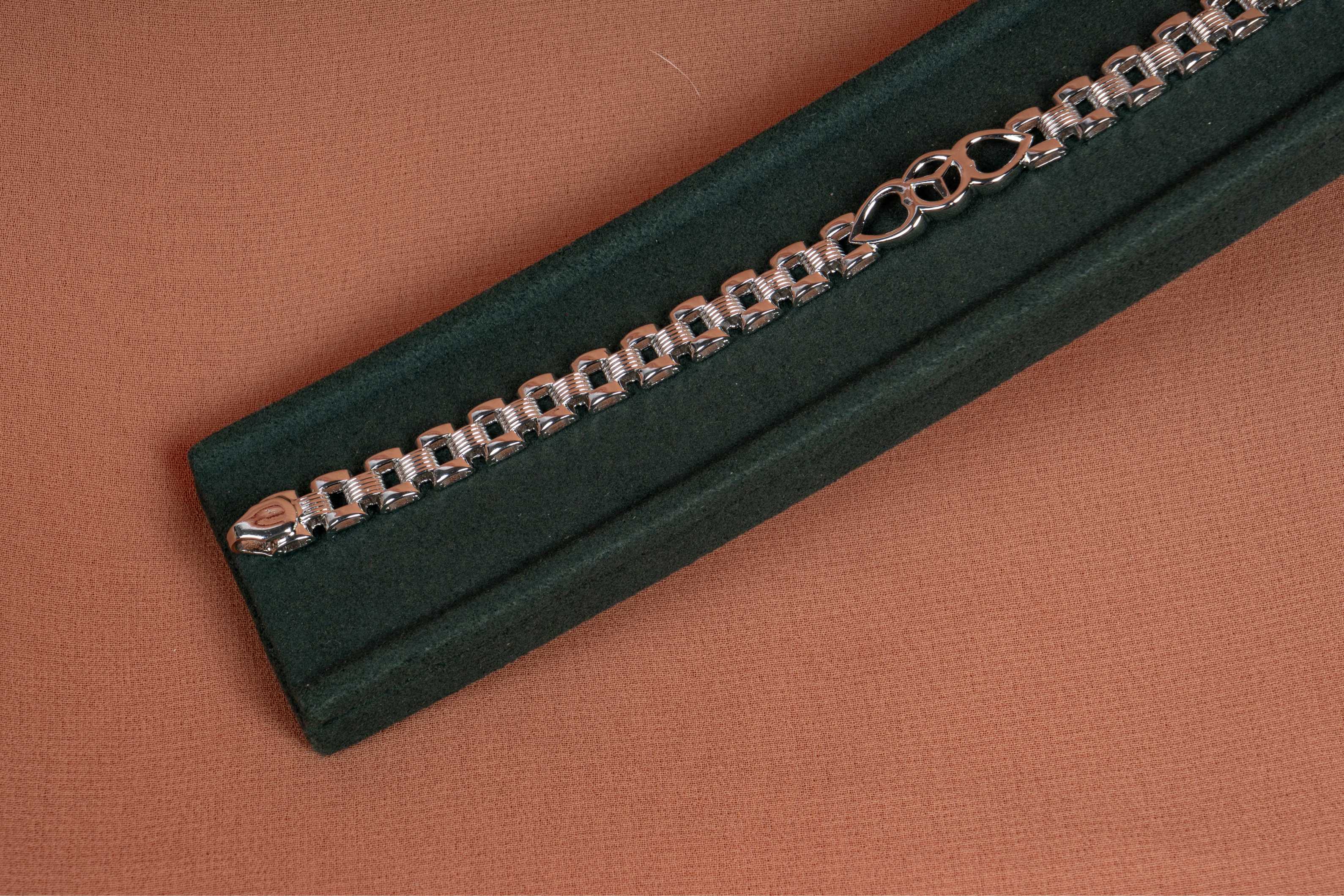 Caelis Infinity Link Bracelet