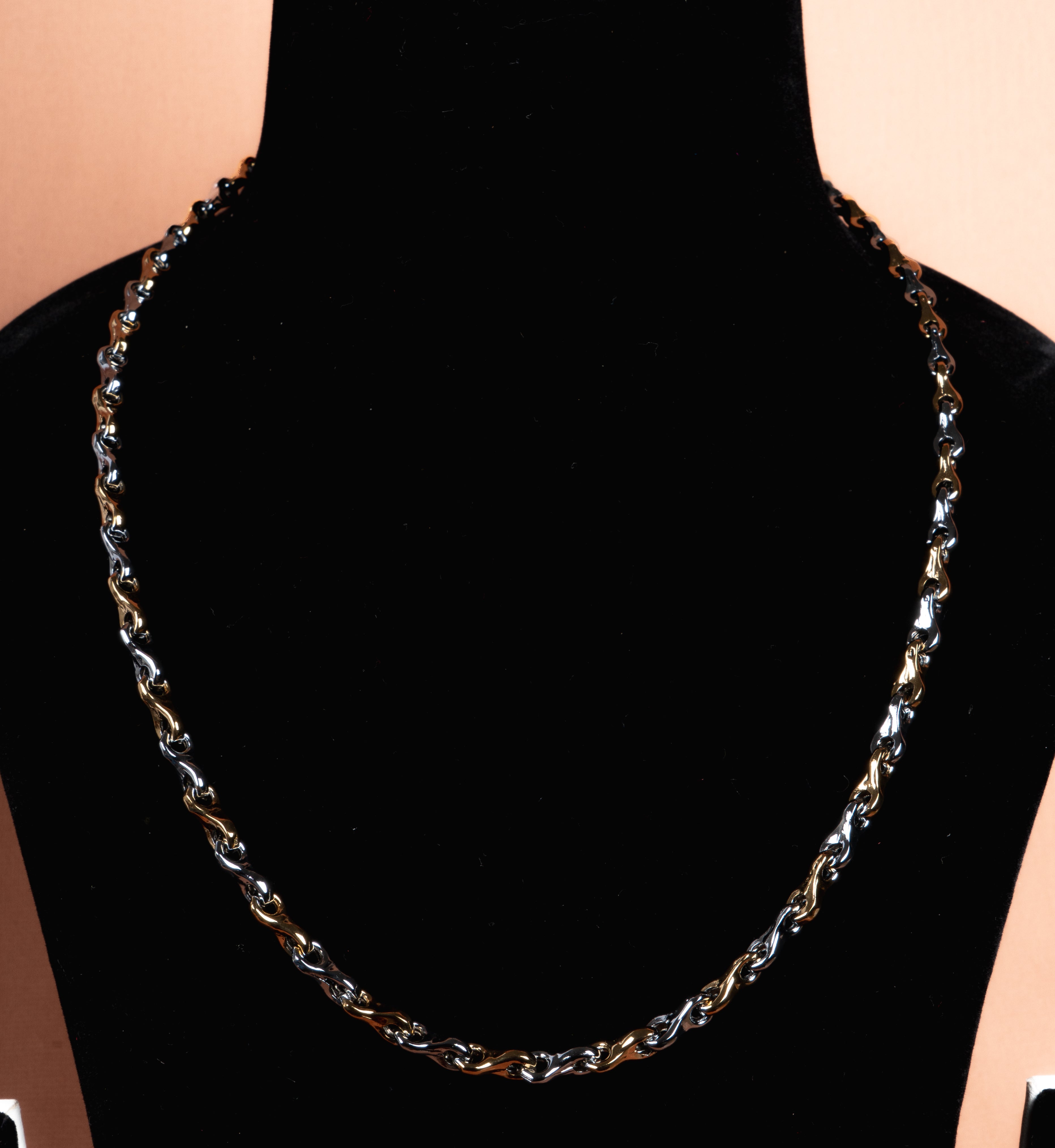 Vaeric Two-Tone Twisted Link Chain