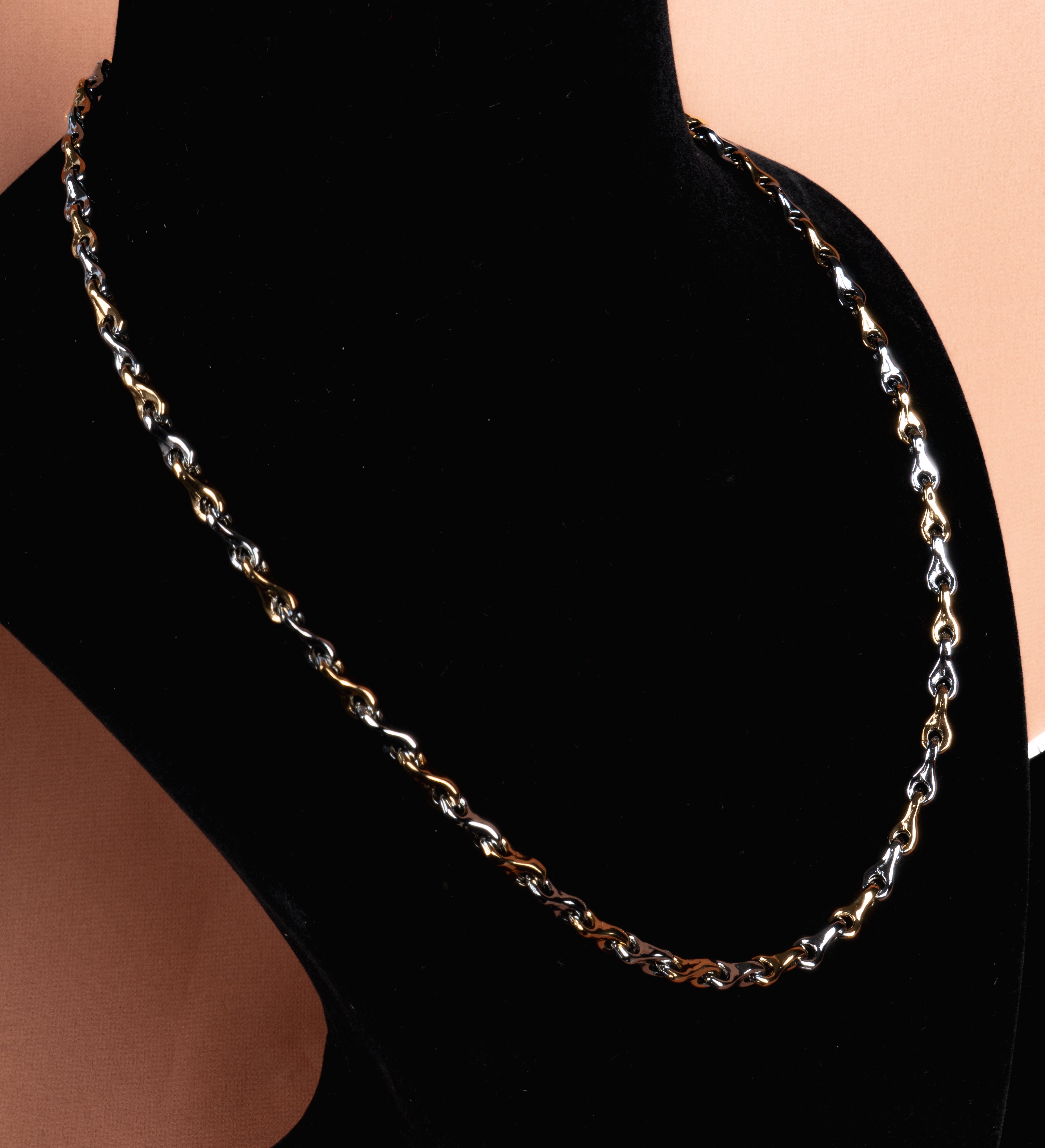 Vaeric Two-Tone Twisted Link Chain