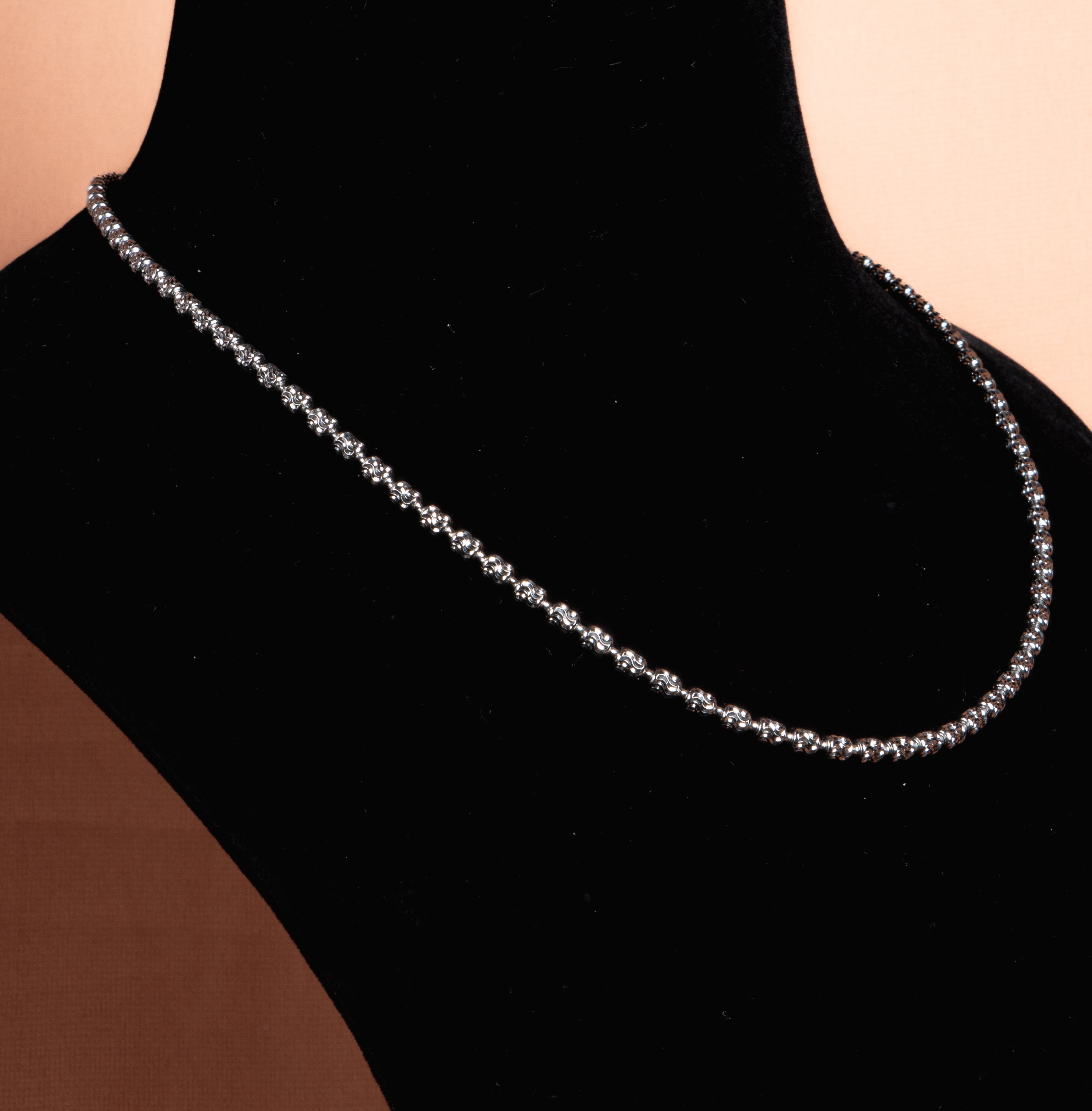 Aveline Moon-Cut Bead Chain