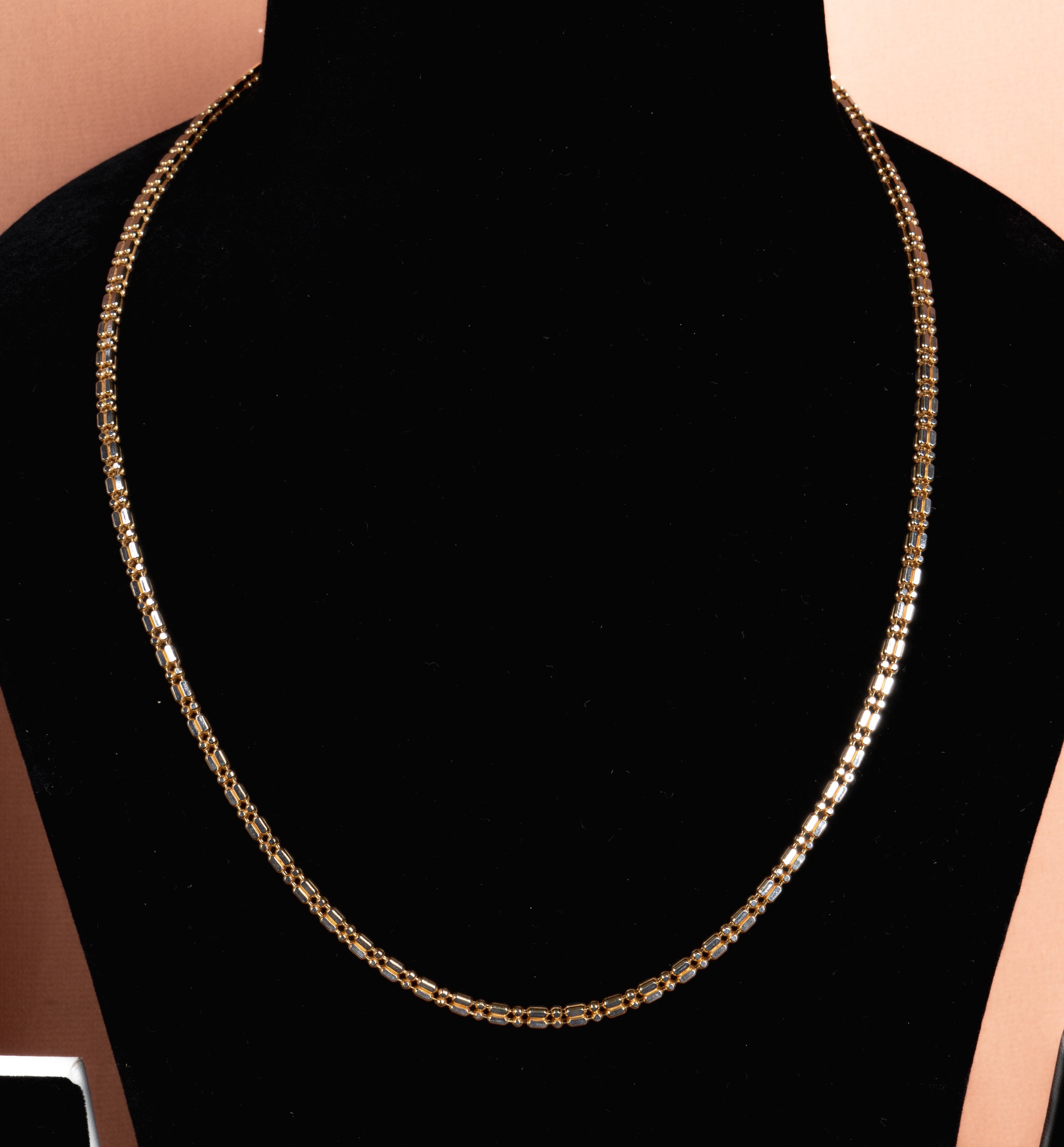Calanthe Two-Tone Panel Chain