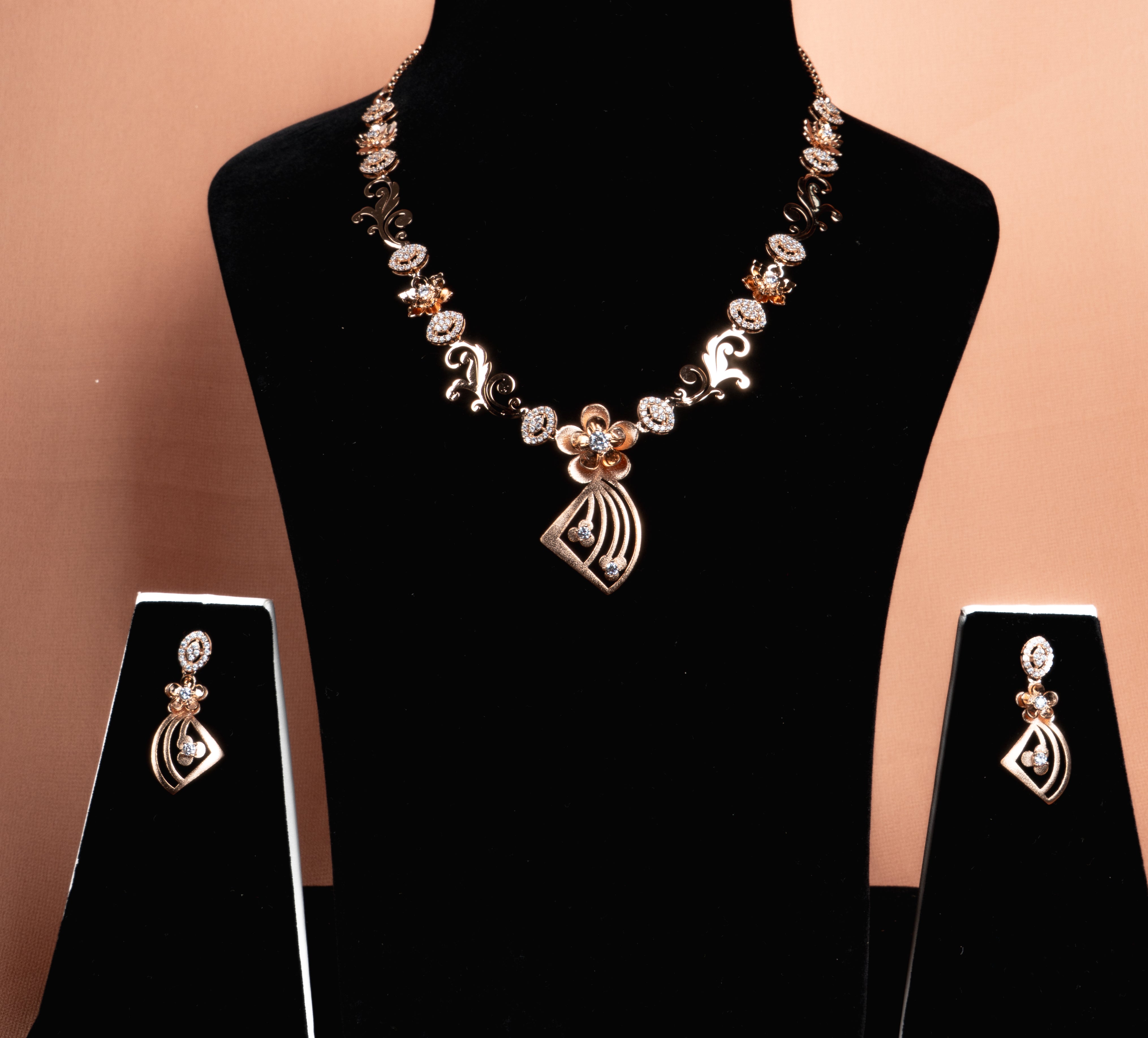 Elaris Floral Necklace and Earrings Set