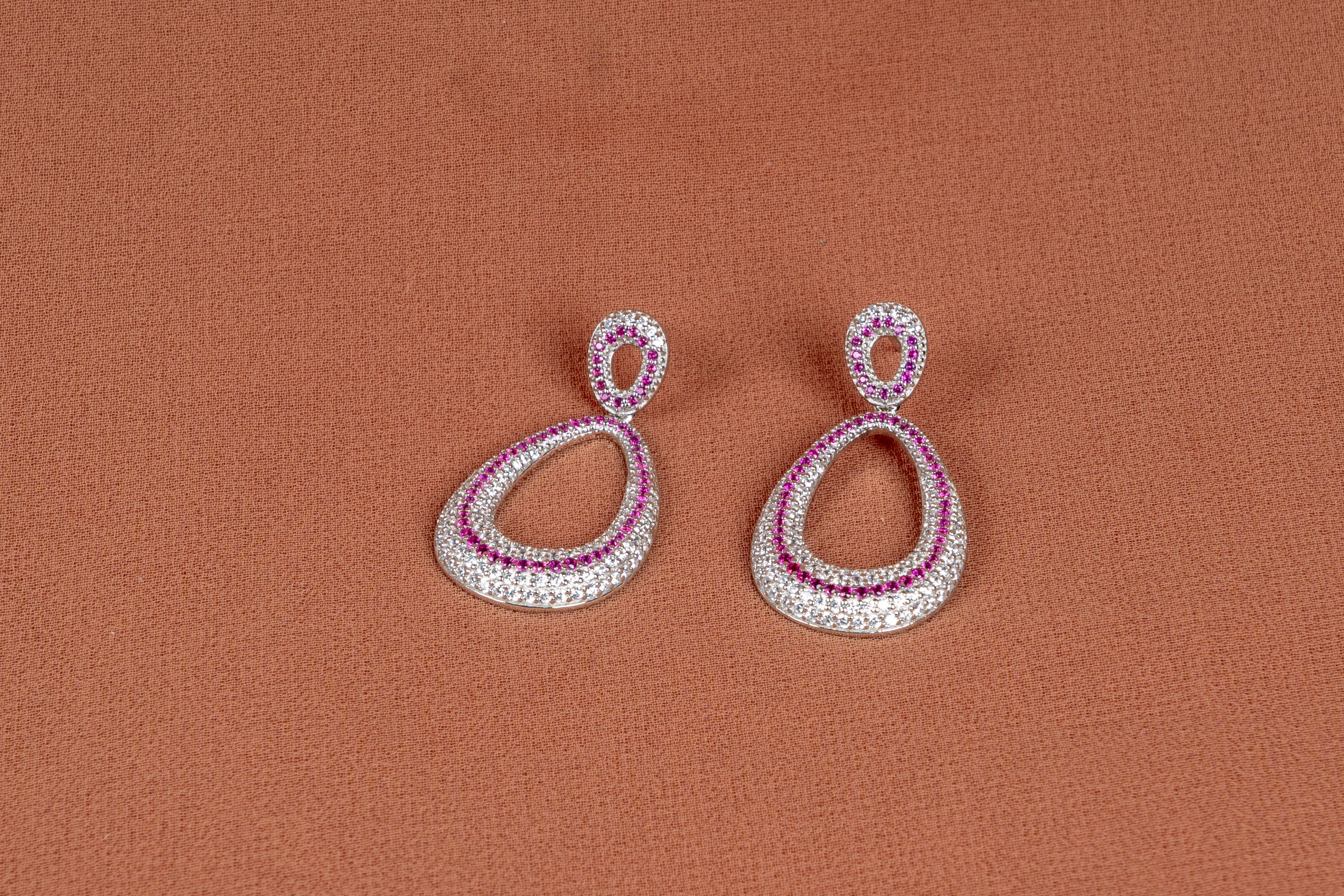 Zephira Halo Necklace and Earrings Set