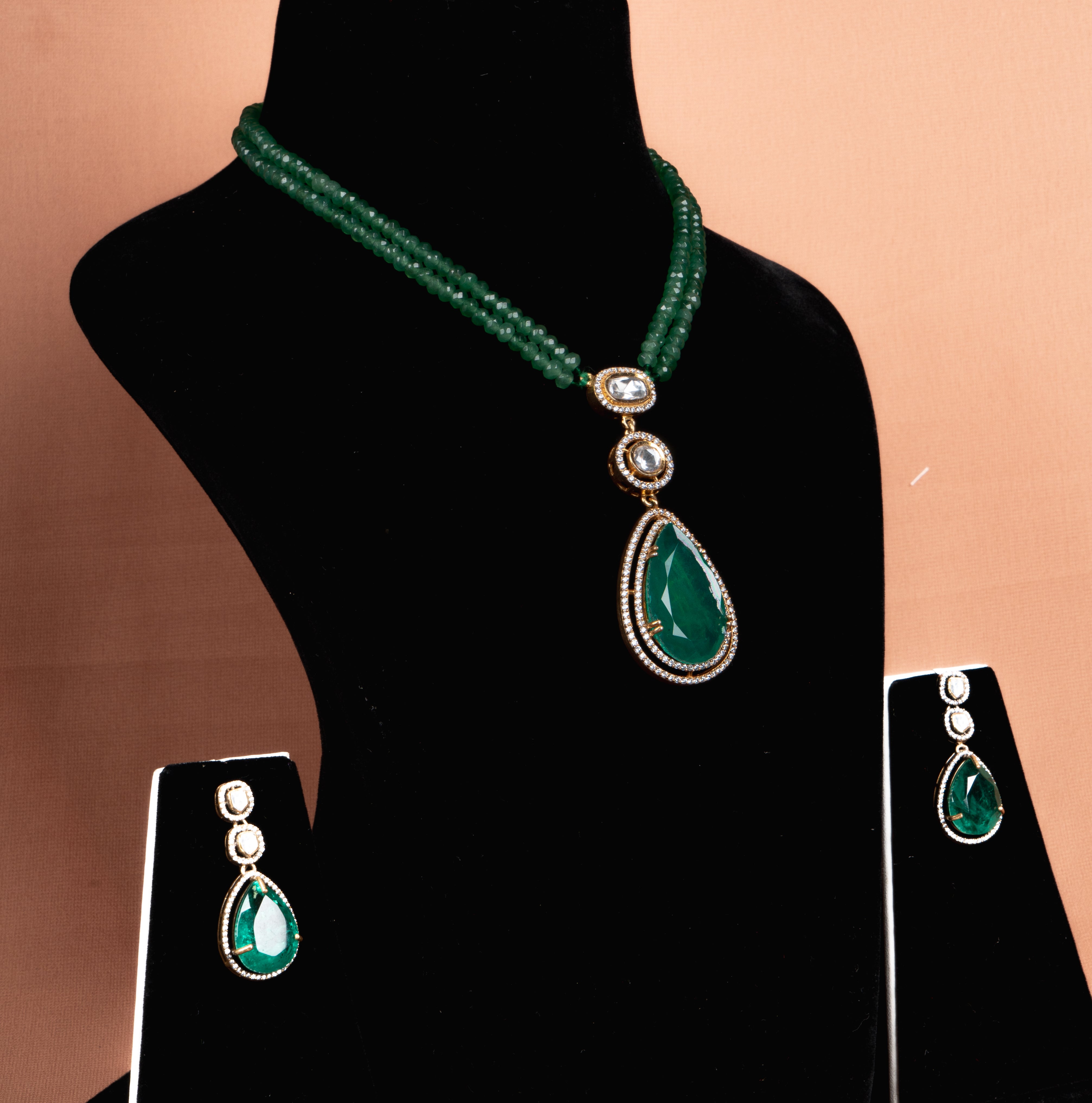 Cavelle Emerald Beaded Necklace and Earrings Set