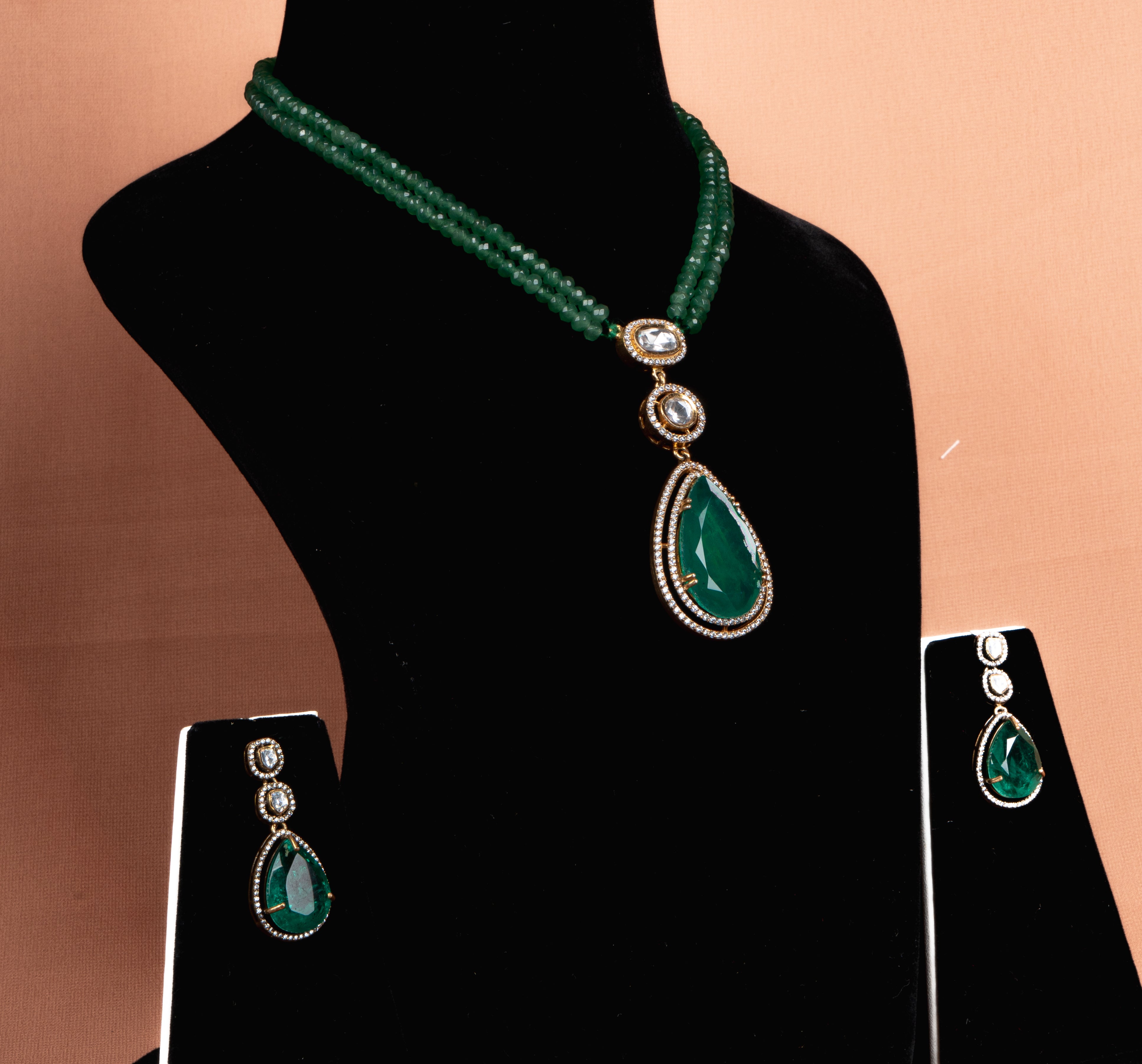 Cavelle Emerald Beaded Necklace and Earrings Set