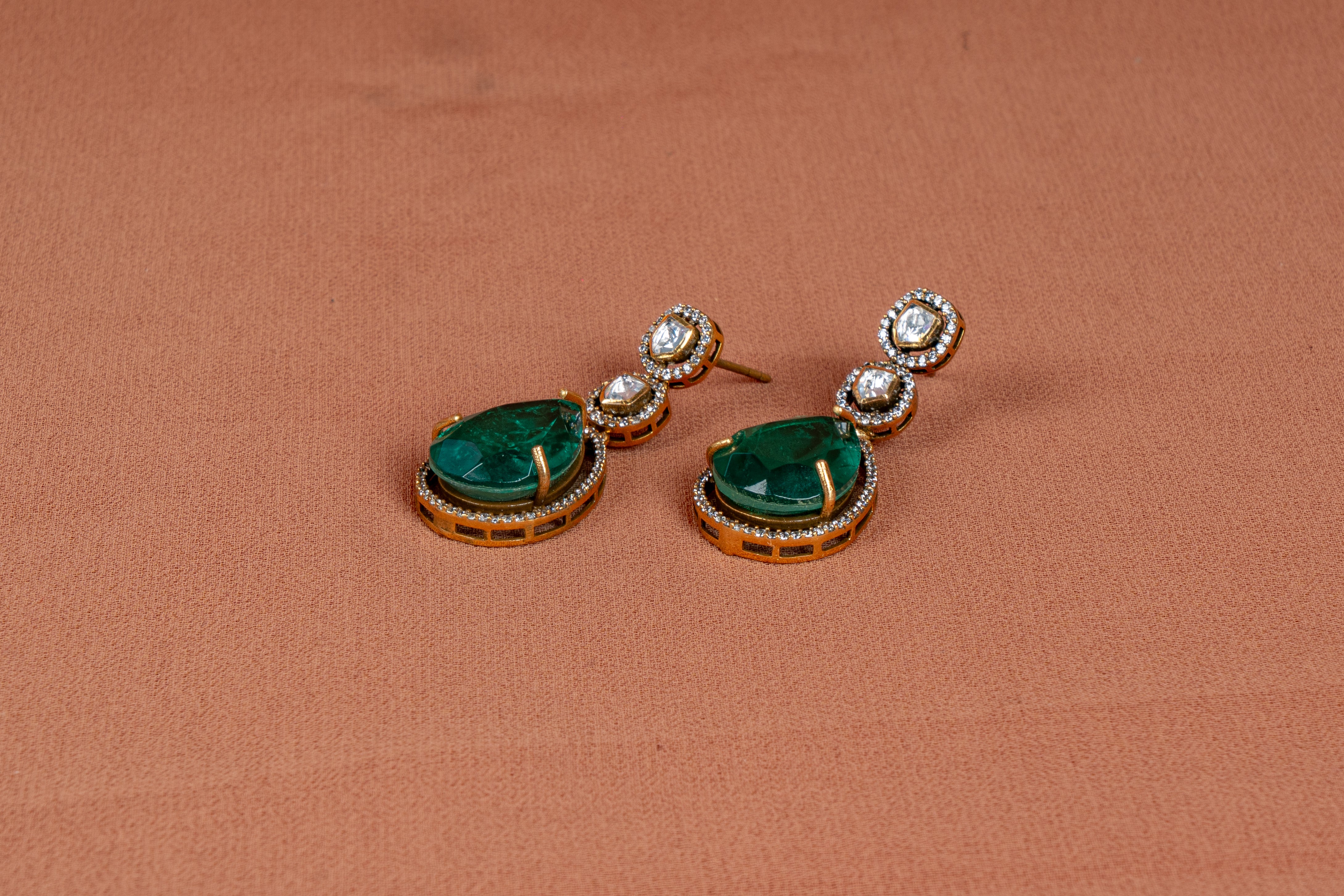 Cavelle Emerald Beaded Necklace and Earrings Set