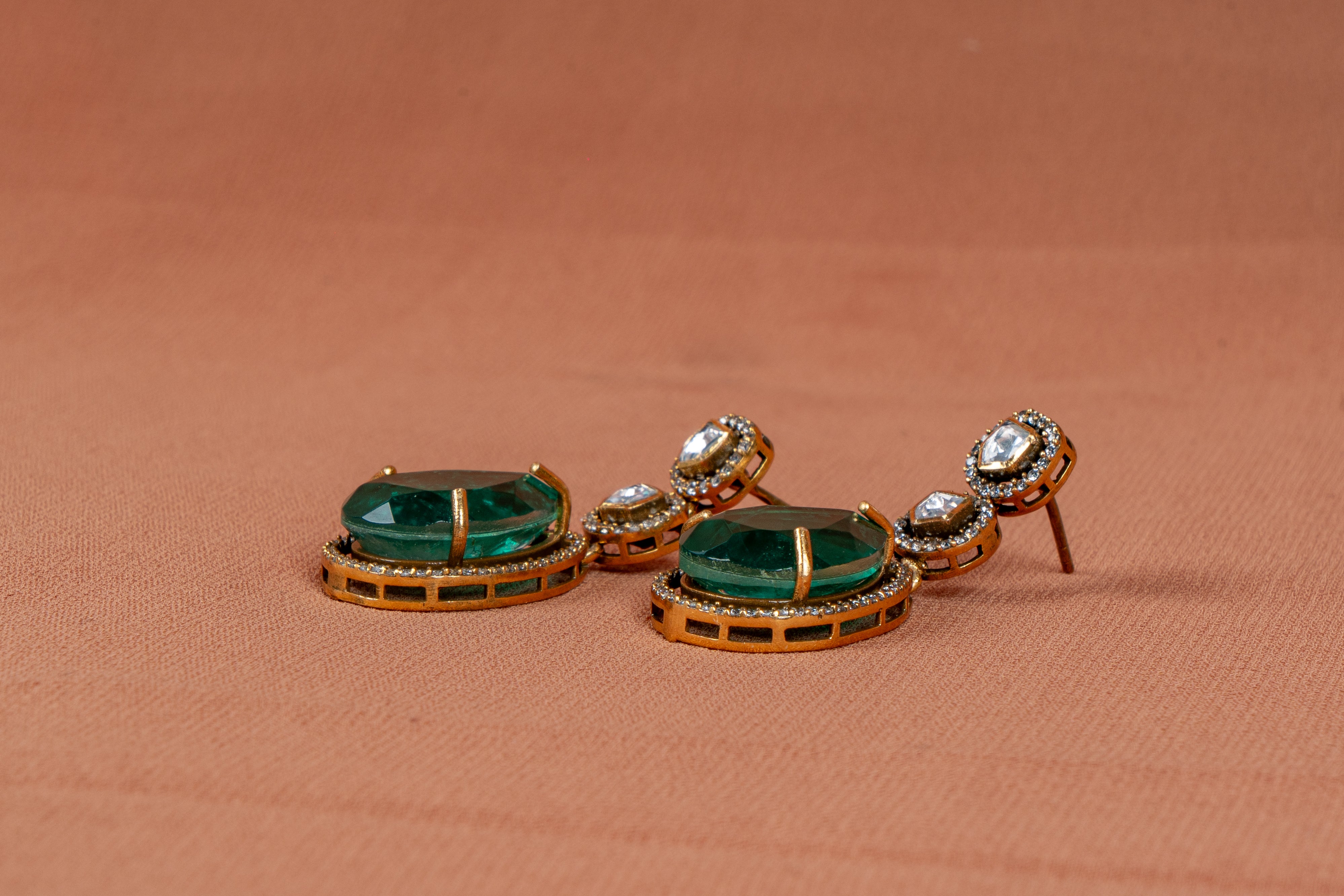 Cavelle Emerald Beaded Necklace and Earrings Set
